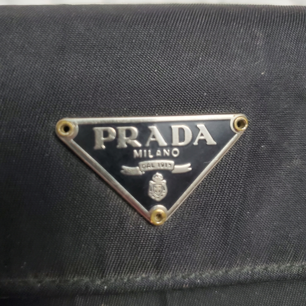 Authentic Prada Wallet Unisex - Picture 5 of 5